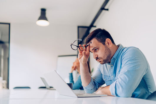 Spot Phishing Scams & Protect Finances ​​